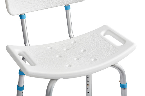 Сиденье из прочного нескользящего пластика с ручками