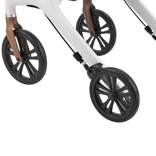 Передние и задние колеса увеличенного диаметра